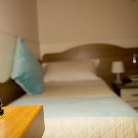 רוצאנו Hotel Ristorante Sbranetta מראה חיצוני תמונה