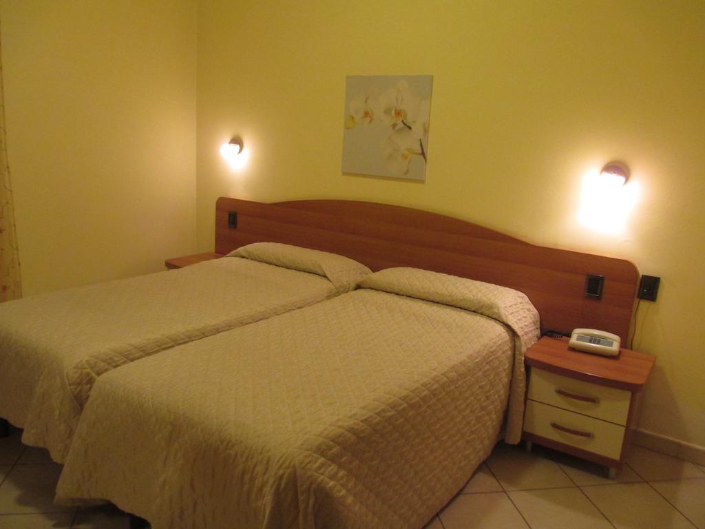 רוצאנו Hotel Ristorante Sbranetta חדר תמונה