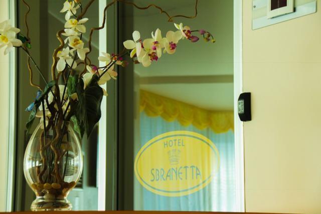 רוצאנו Hotel Ristorante Sbranetta מראה חיצוני תמונה