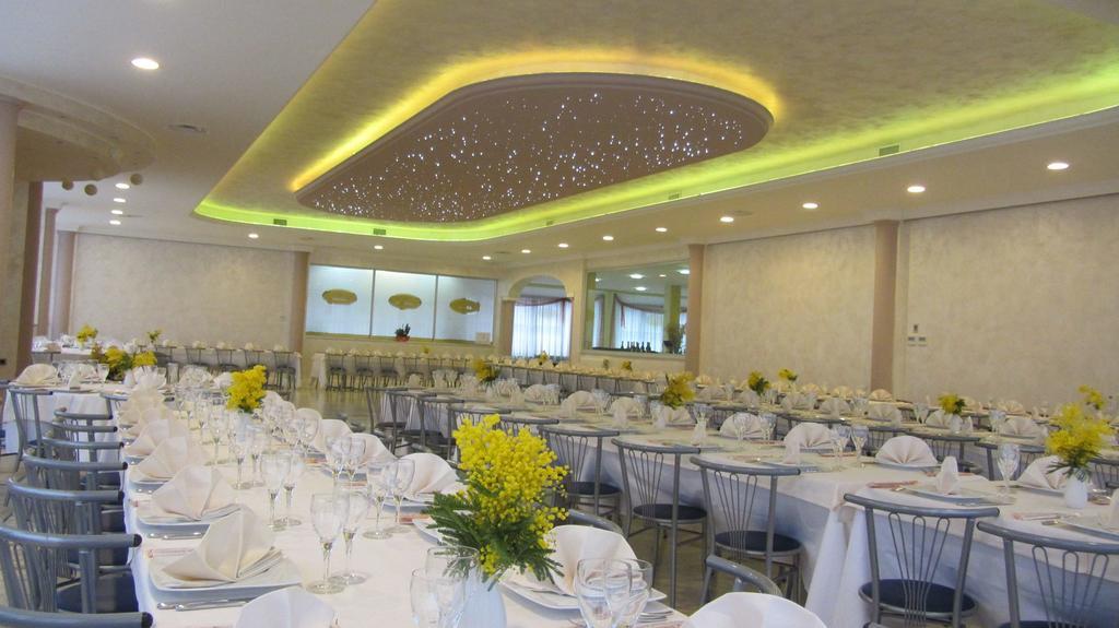 רוצאנו Hotel Ristorante Sbranetta מראה חיצוני תמונה